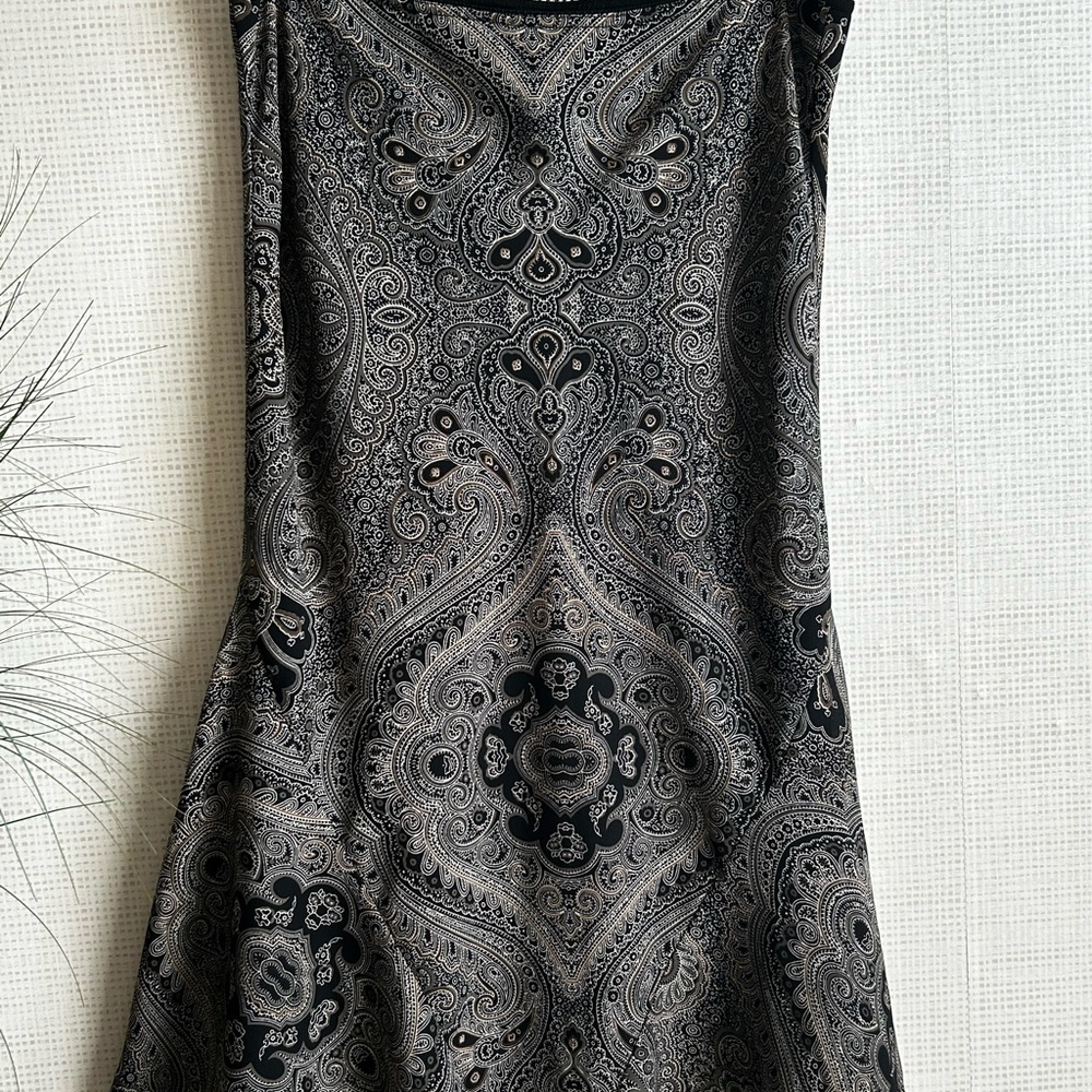 Elegant Black and Gray Paisley Maxi Skirt